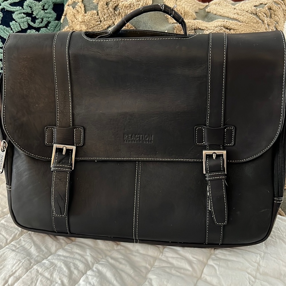 Kenneth Cole Reaction leather laptop bag